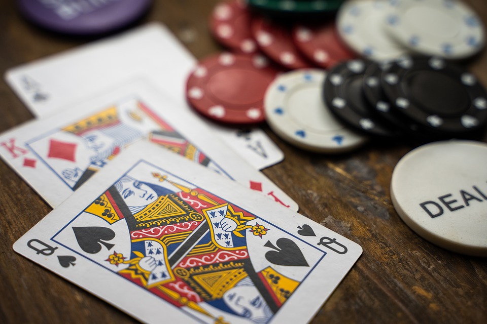 chips-cards-on-table